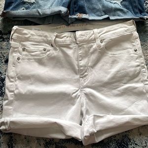 American Eagle white shorts. Size 14